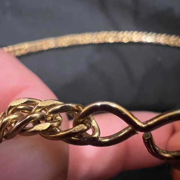 Shimmering Vintage-  Shell Clutch with Chain Strap - Picture 5 of 16